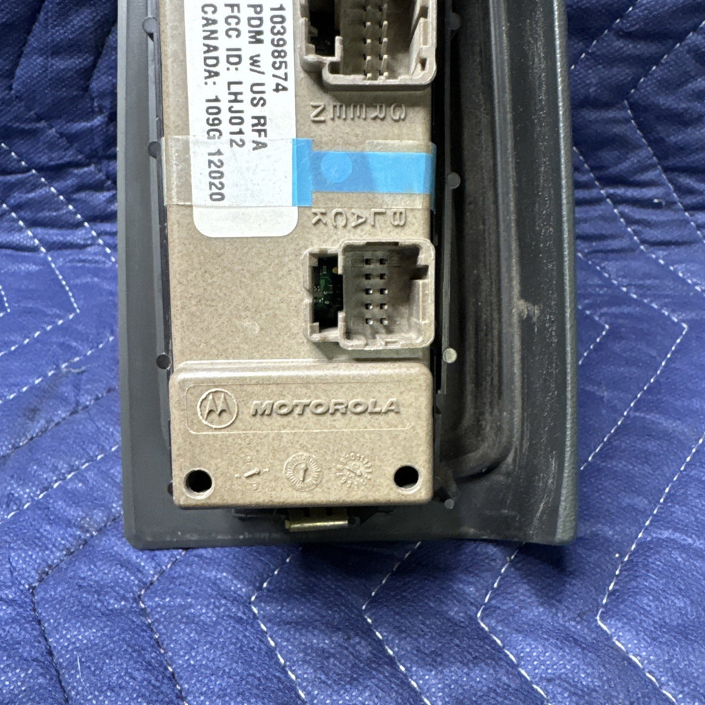 2003-2007 Silverado Sierra Tahoe Yukon RH Window Switch Bezel 10398574 OEM