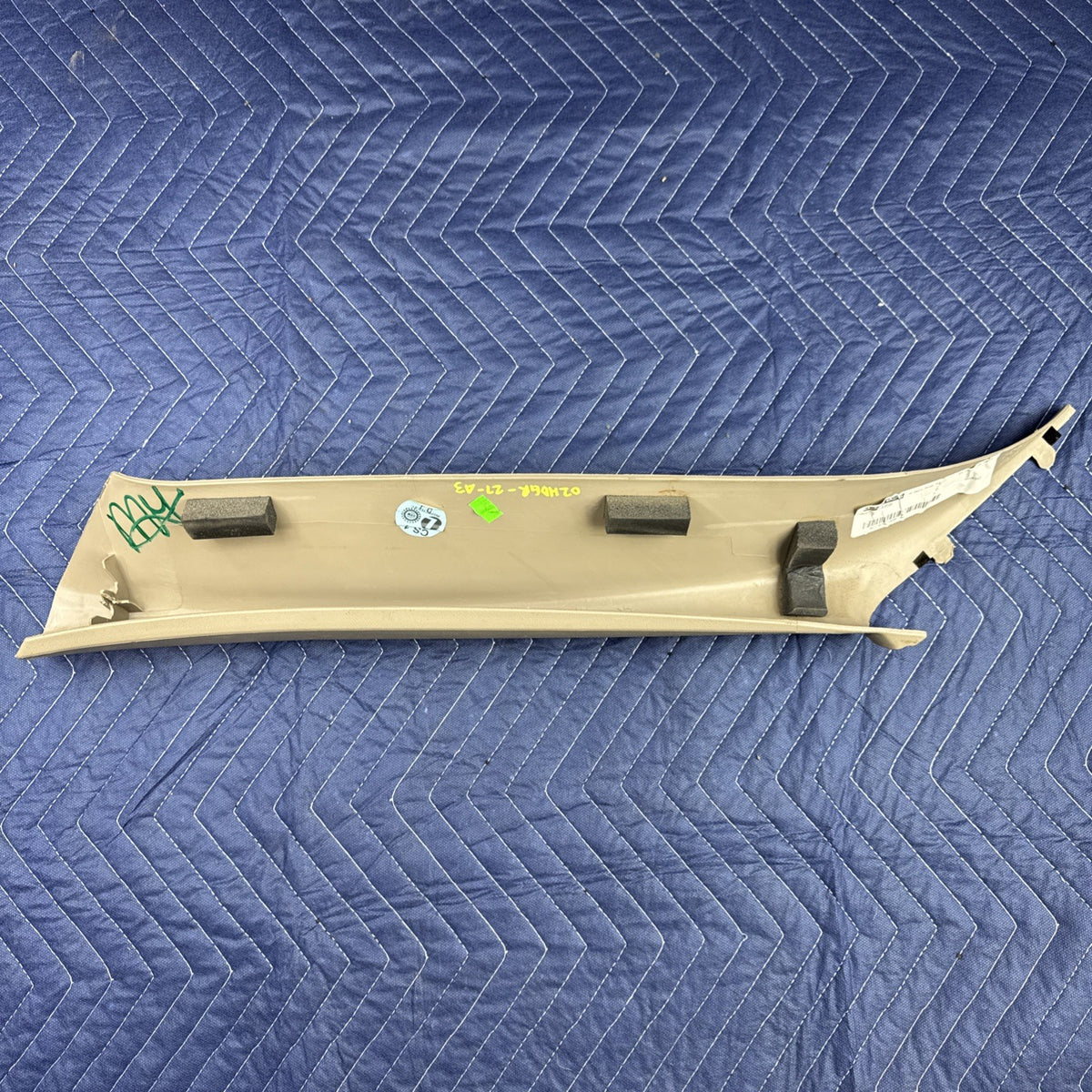 1999-2006 Chevrolet Silverado GMC Sierra A Pillar Trim RH 15073354 Tan OEM
