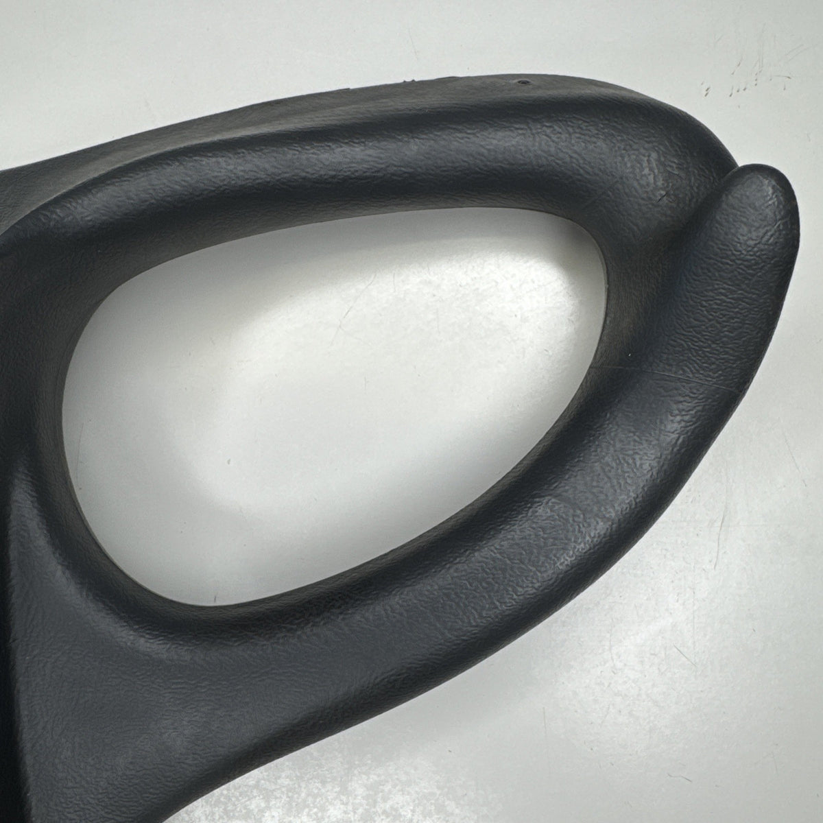 99-06 GM Silverado Sierra Tahoe Yukon B Pillar Grab Handle Pair 15761196 OEM