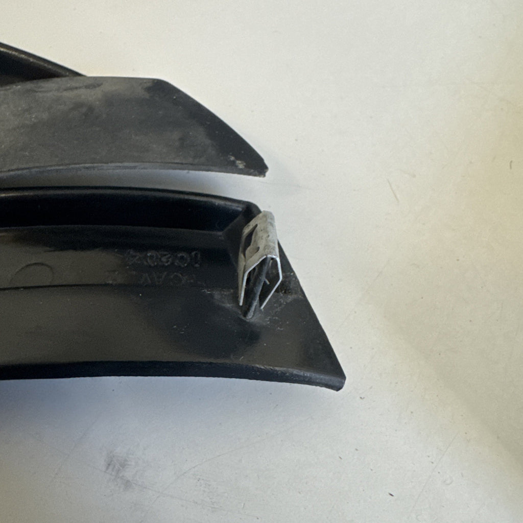 1999–2006 Silverado Sierra RH Cowl Panel End Cap 15753702 OEM