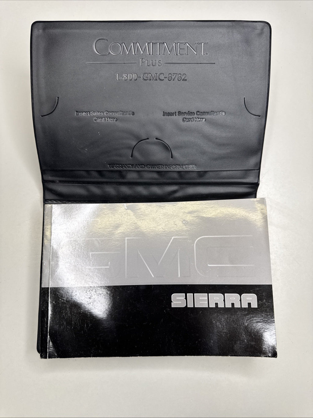 2003 GMC Sierra Owners Manual Portfolio Case Set X2315B OEM Canadian First Editi