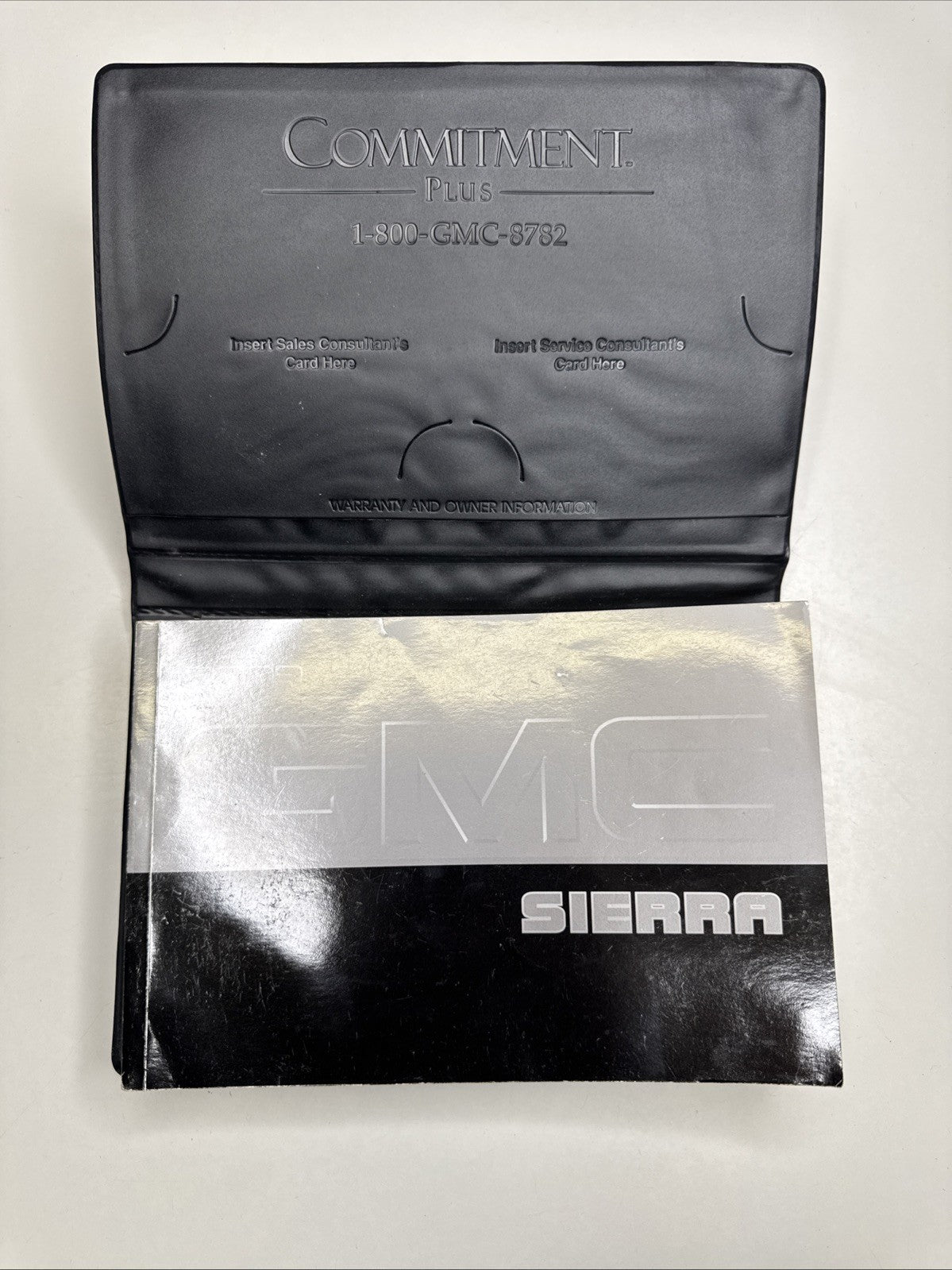 2003 GMC Sierra Owners Manual Portfolio Case Set X2315B OEM Canadian First Editi