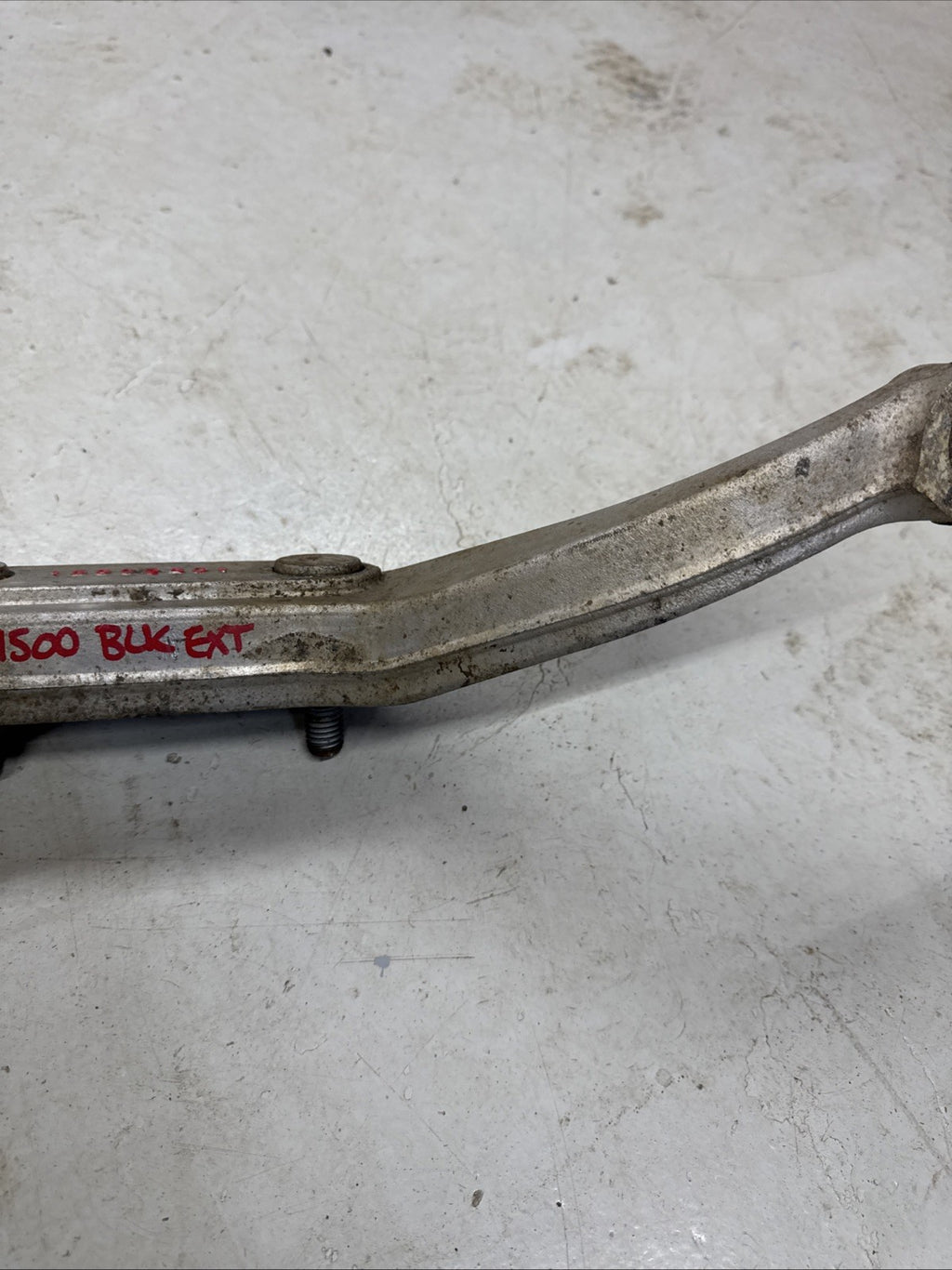1999–2007 Silverado Sierra Front Differential Mount Bracket 15999801 OEM