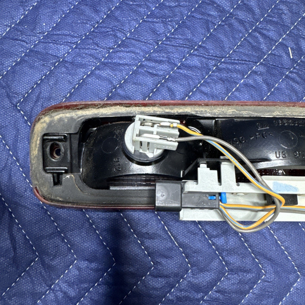 1999-2007 Silverado Sierra Third Brake Light Cargo Lamp 16525205 OEM