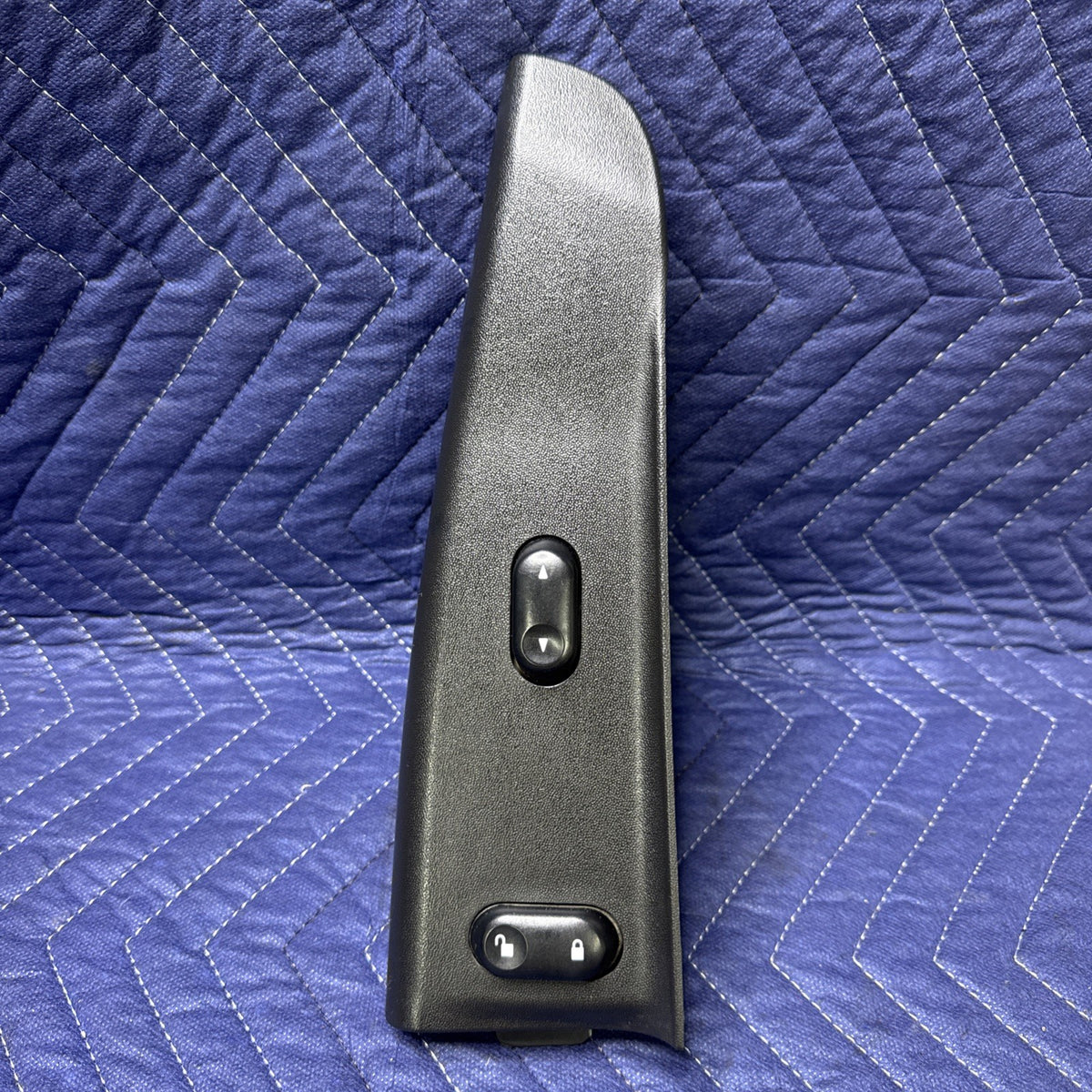 2002-2007 Ford F250 F350 Super Duty RH Window Lock Switch Bezel 2C3T-14A563-AA