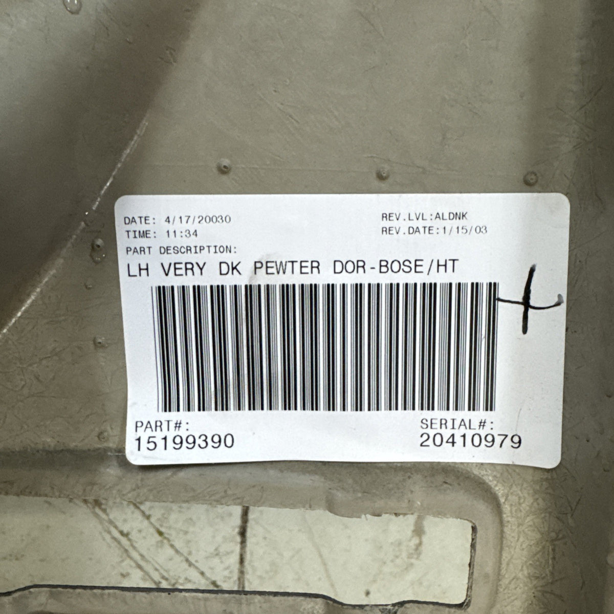 1999-2007 Silverado Sierra Tahoe Suburban Yukon LH Front Door Panel 15199390 OEM