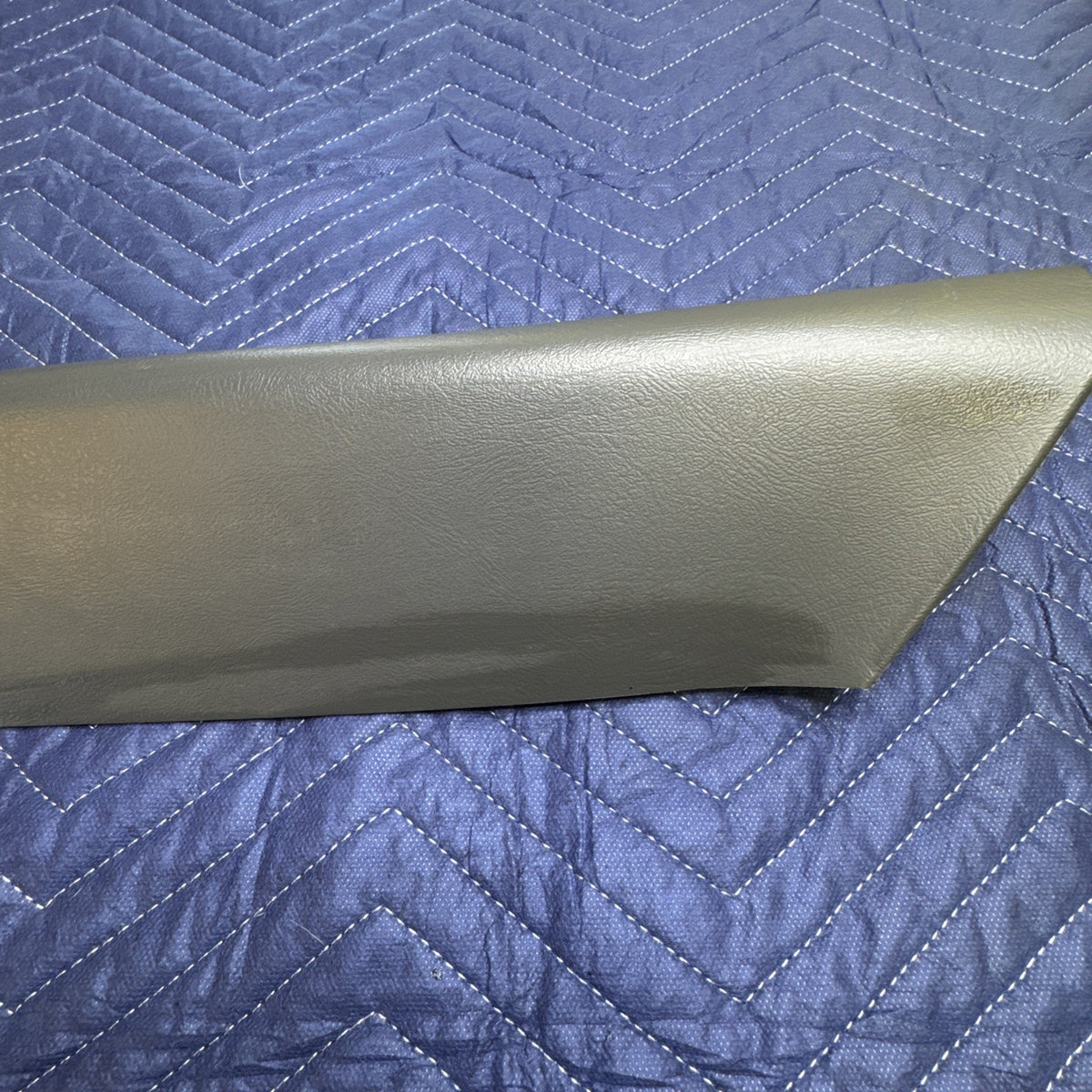 1999-2007 Chevrolet Silverado GMC Sierra LH A Pillar Trim 15198687 Bose OEM