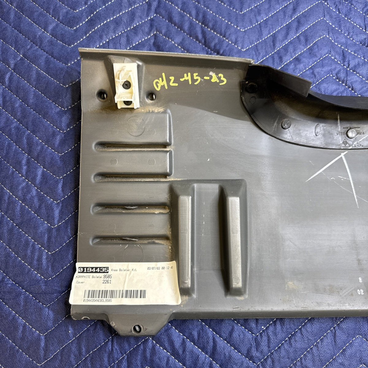 1999-2006 Chevrolet Silverado GMC Sierra LH Knee Bolster Panel 15999585 OEM