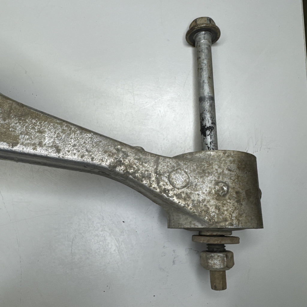 1999-2007 Chevrolet Silverado GMC Sierra Front Diff Mount Bracket 15999801 OEM