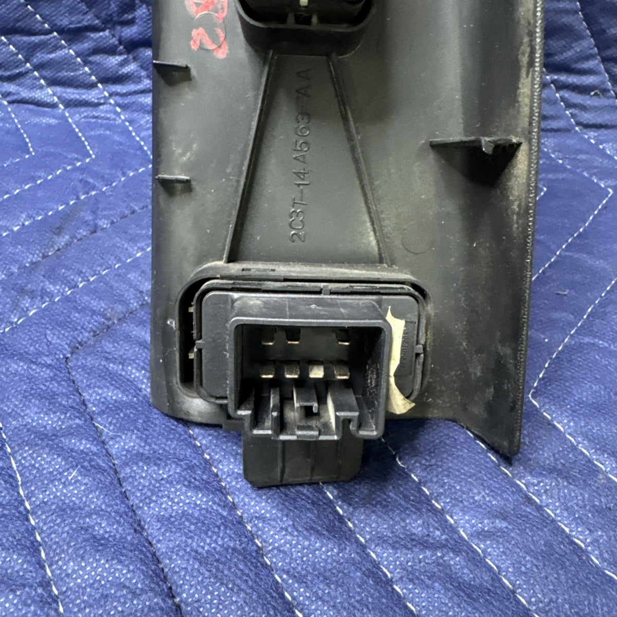 2002-2007 Ford F250 F350 Super Duty RH Window Lock Switch Bezel 2C3T-14A563-AA