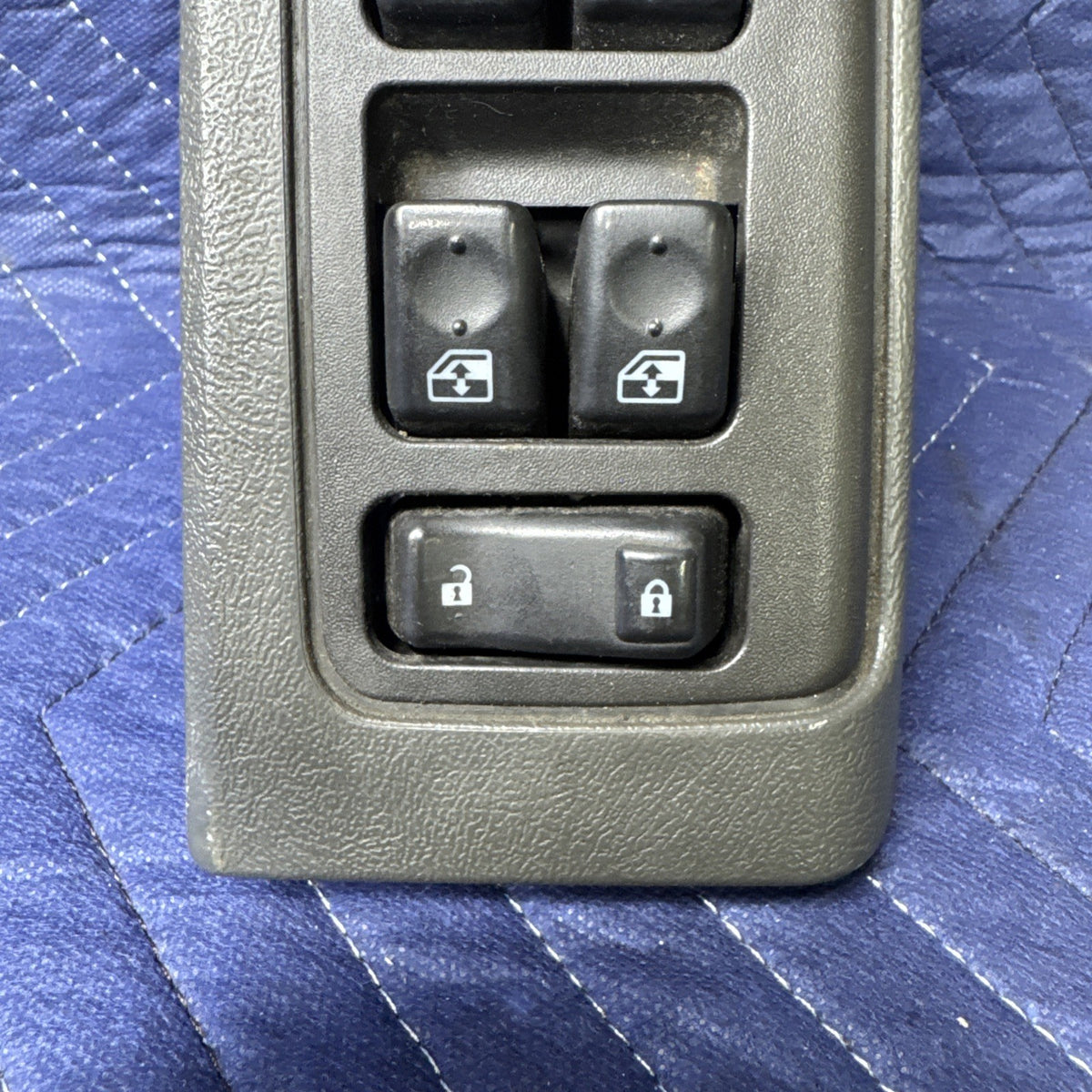 2003-2006 Tahoe Yukon Silverado Sierra Driver Master Window Switch 15883323 OEM