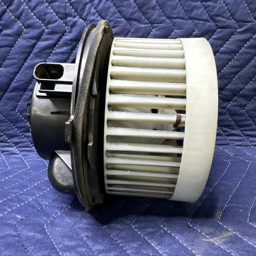 1999-2002 Silverado Sierra Tahoe Yukon HVAC Blower Motor 52494617 Valeo OEM