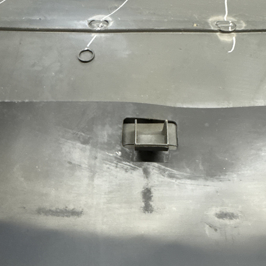 2003-2007 Silverado Sierra RH Manual Window Door Panel 15188272 OEM