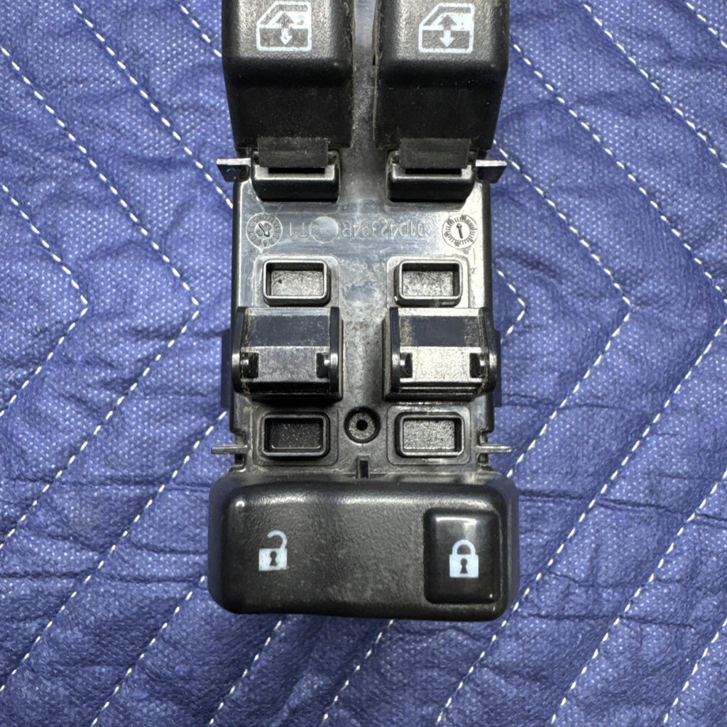 2003-2007 Silverado Sierra Master Window Switch Fold Mirror Ext Cab 15202848