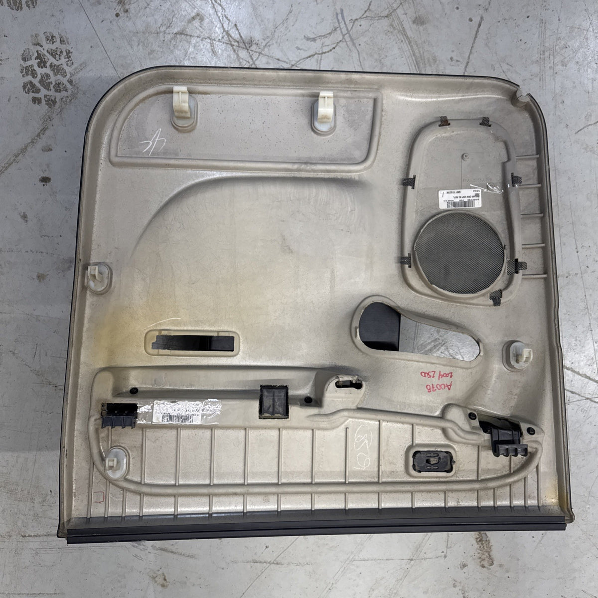 2003-2007 Silverado Sierra Crew Cab LH Rear Door Panel 15102796 OEM
