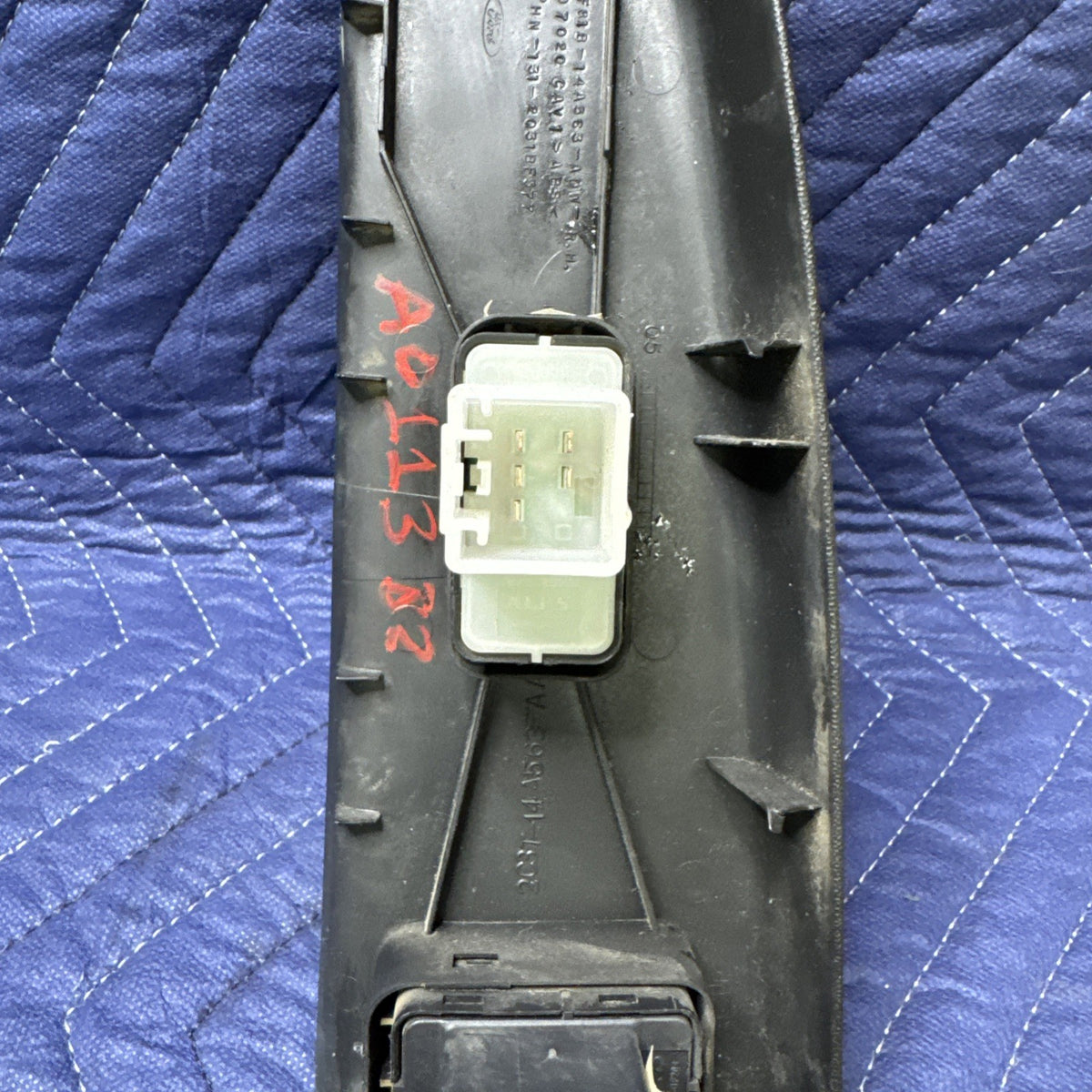 2002-2007 Ford F250 F350 Super Duty RH Window Lock Switch Bezel 2C3T-14A563-AA