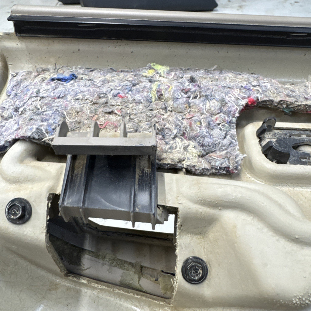 2001-2002 Silverado Sierra Crew Cab LH Rear Door Panel 15086583 OEM
