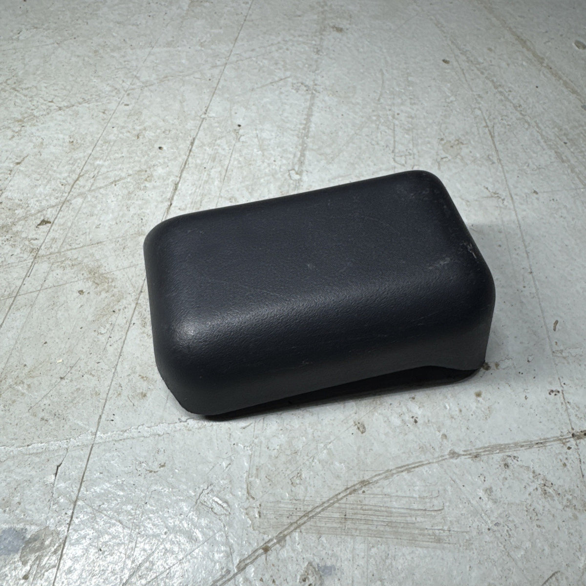 1999–2007 Silverado Sierra Driver Seat Track Cover Medium Gray 15041467
