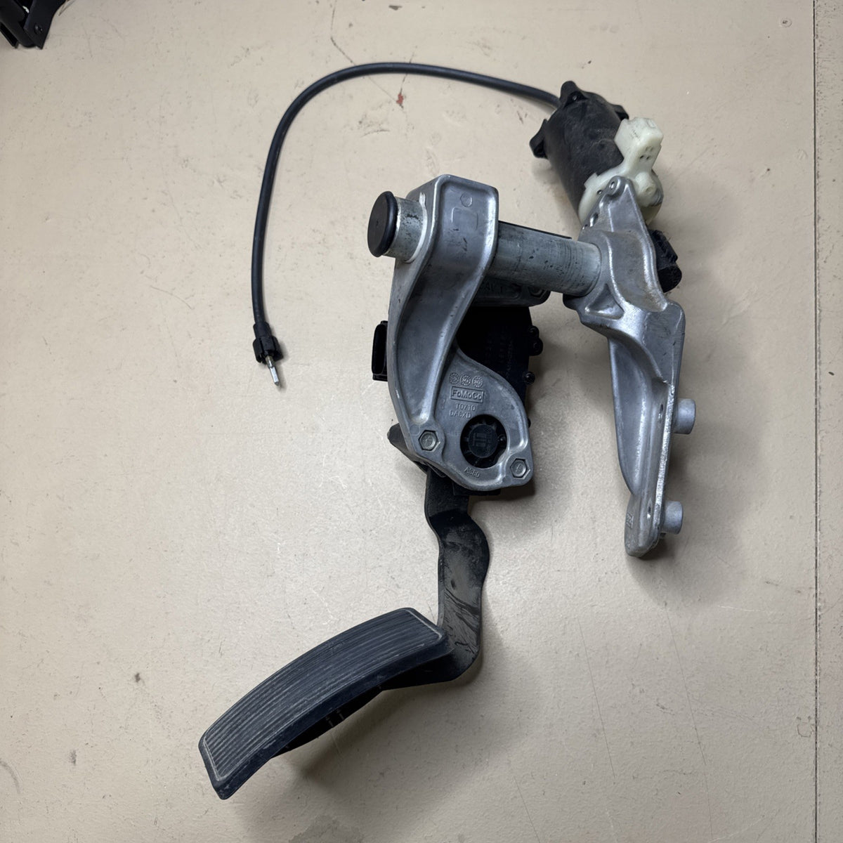 2005–2007 Ford F250 F350 Adjustable Accelerator Pedal Assembly OEM