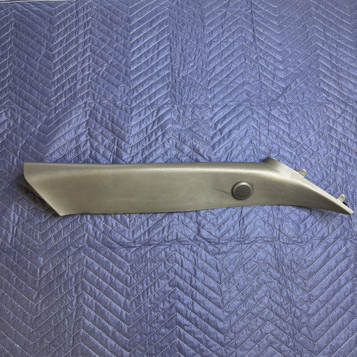 1999-2007 Chevrolet Silverado GMC Sierra RH A Pillar Trim 15198686 Bose OEM