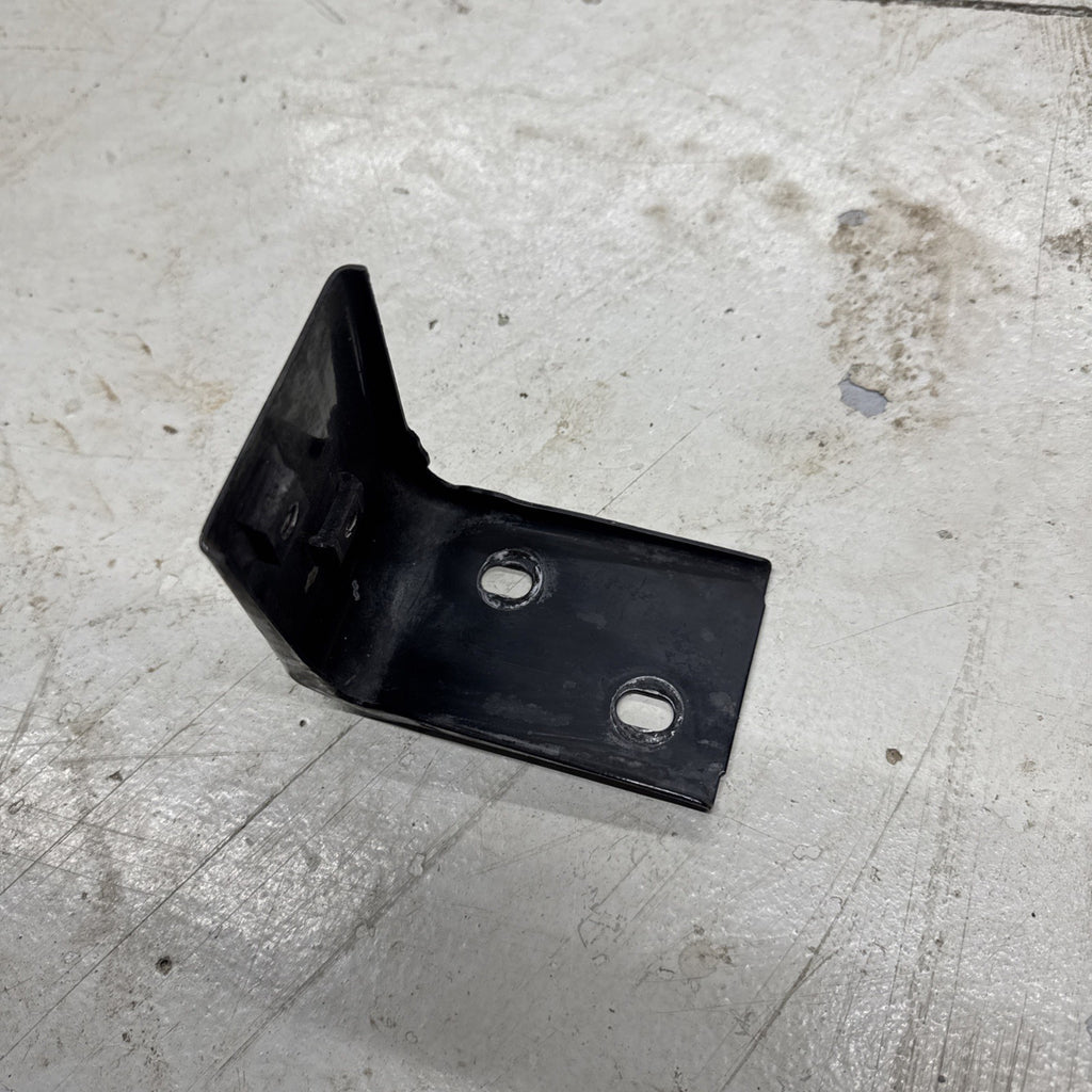 1999–2007 Silverado Sierra LH Front Fender Support Bracket 15159507 OEM