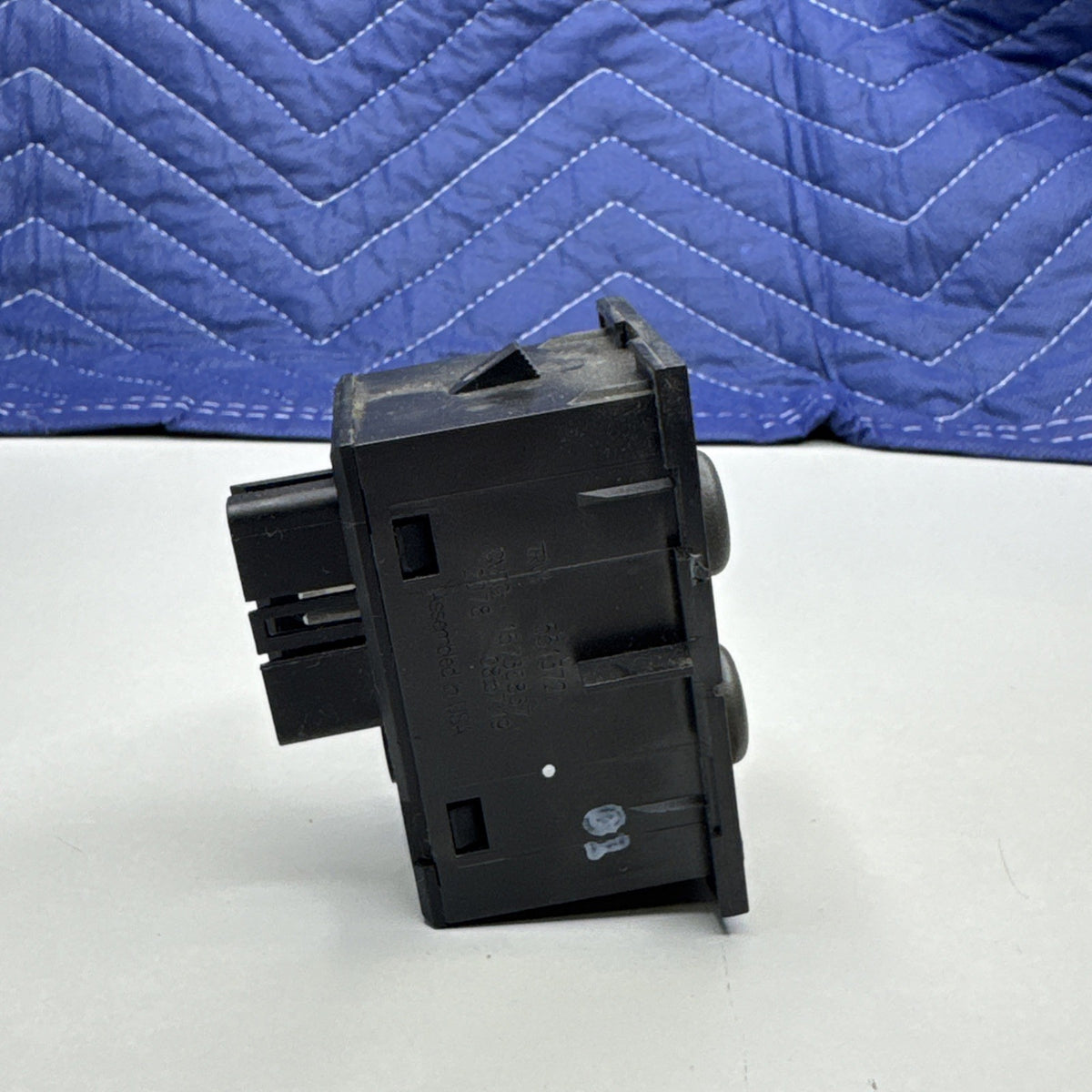 1999-02 GM Silverado Sierra Tahoe Yukon Fog Cargo Lamp Light Switch 15735837