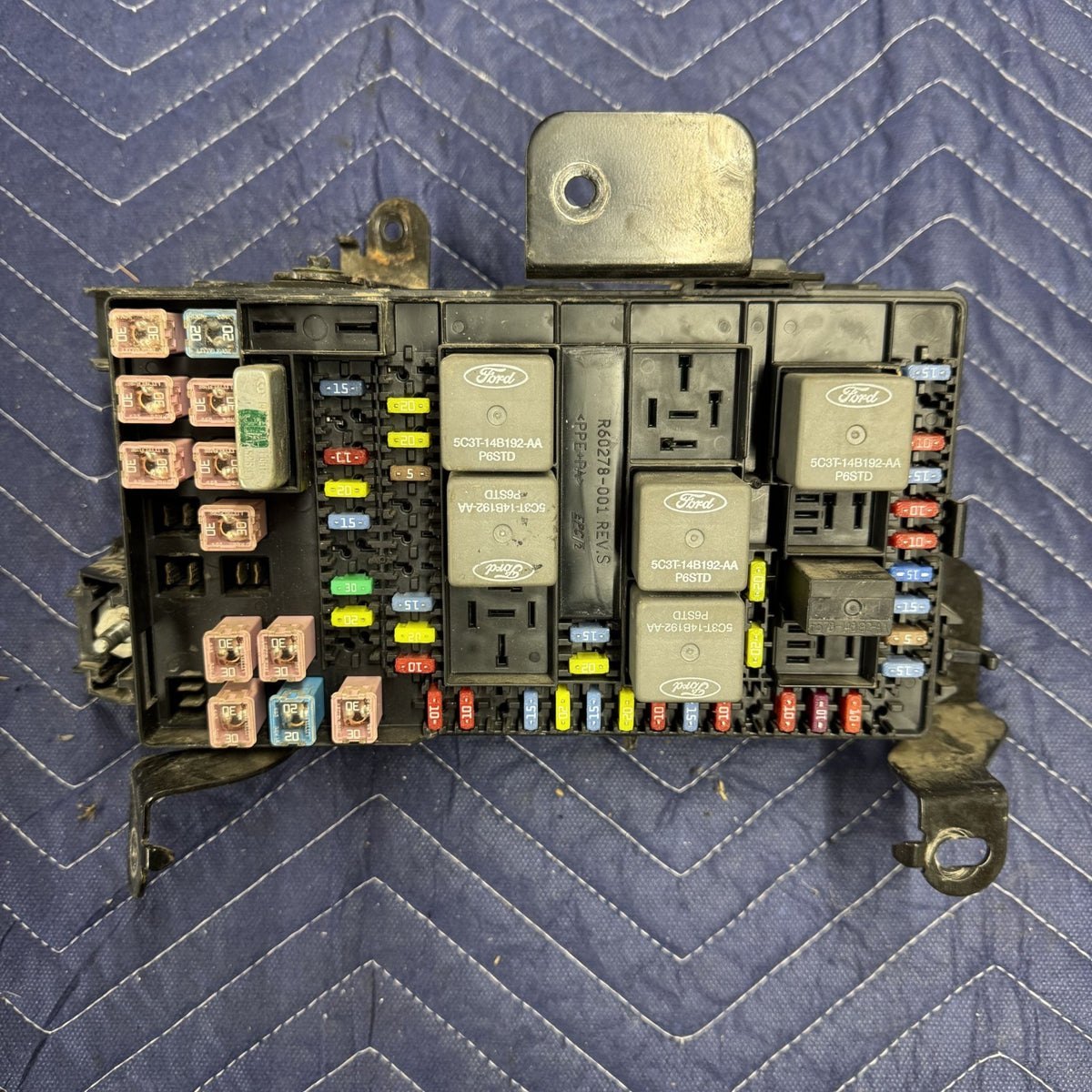 2005-2007 Ford F250 F350 Interior Fuse Box 5C3T-14A067 OEM