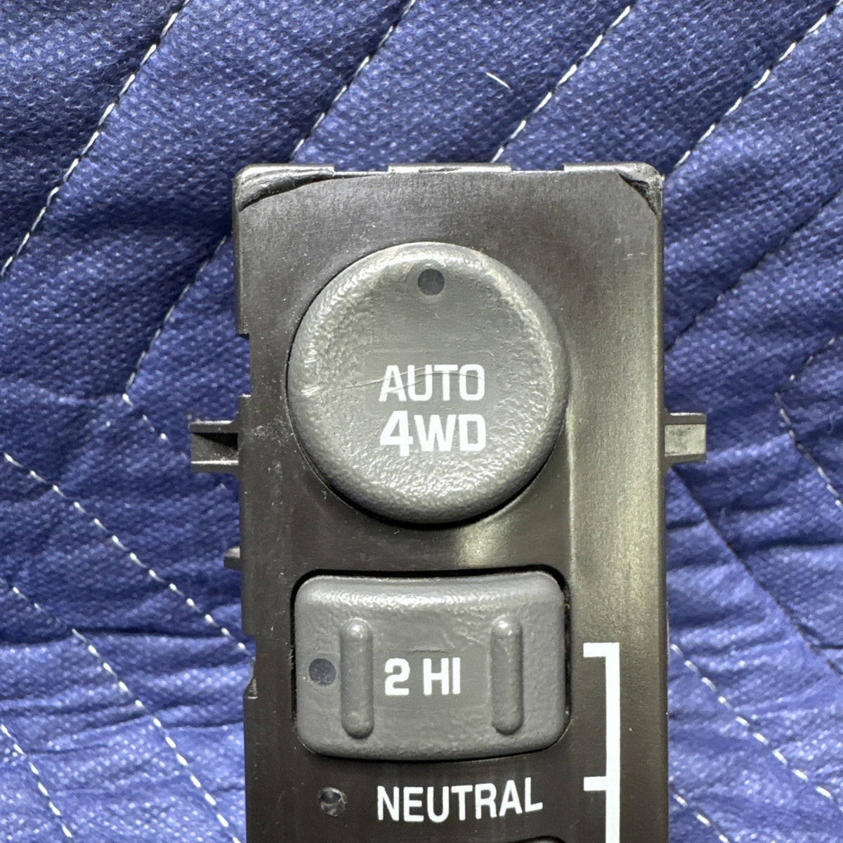 1999-2002 Silverado Sierra Tahoe Yukon 4WD Transfer Case Switch 15709327 OEM