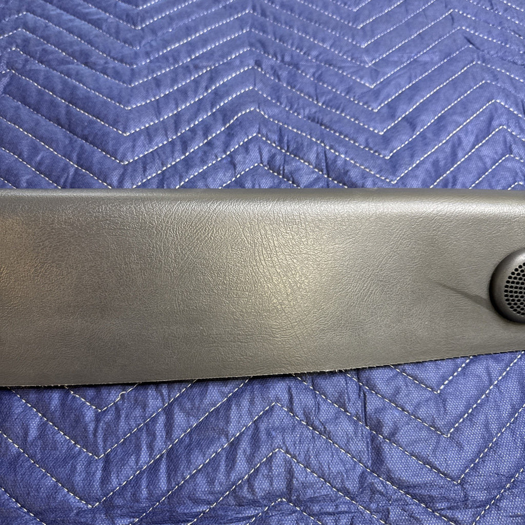 1999-2007 Chevrolet Silverado GMC Sierra RH A Pillar Trim 15198686 Bose OEM