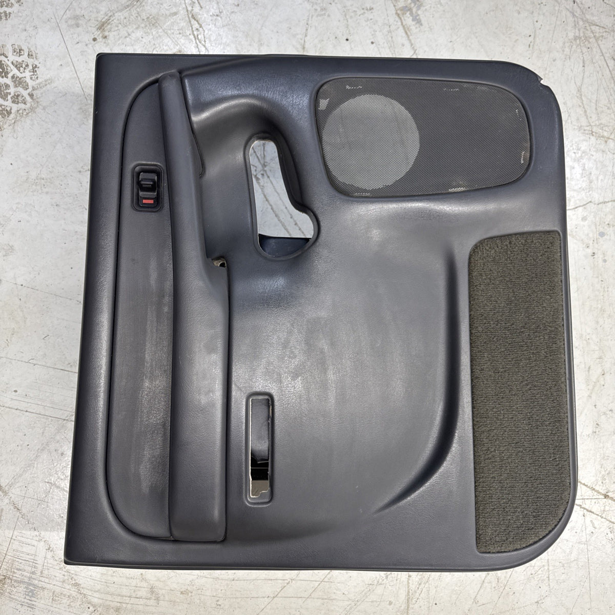 2003-2007 Silverado Sierra Crew Cab LH Rear Door Panel 15102796 OEM