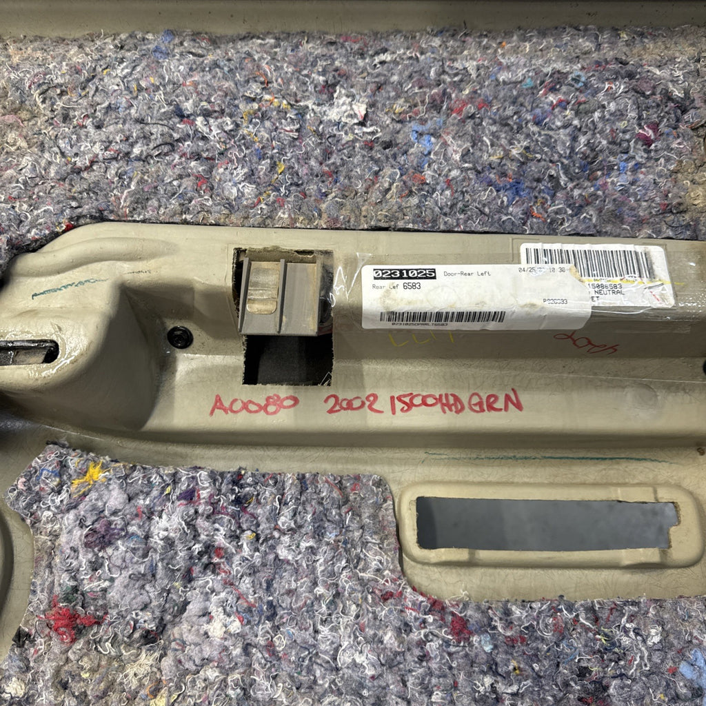 2001-2002 Silverado Sierra Crew Cab LH Rear Door Panel 15086583 OEM