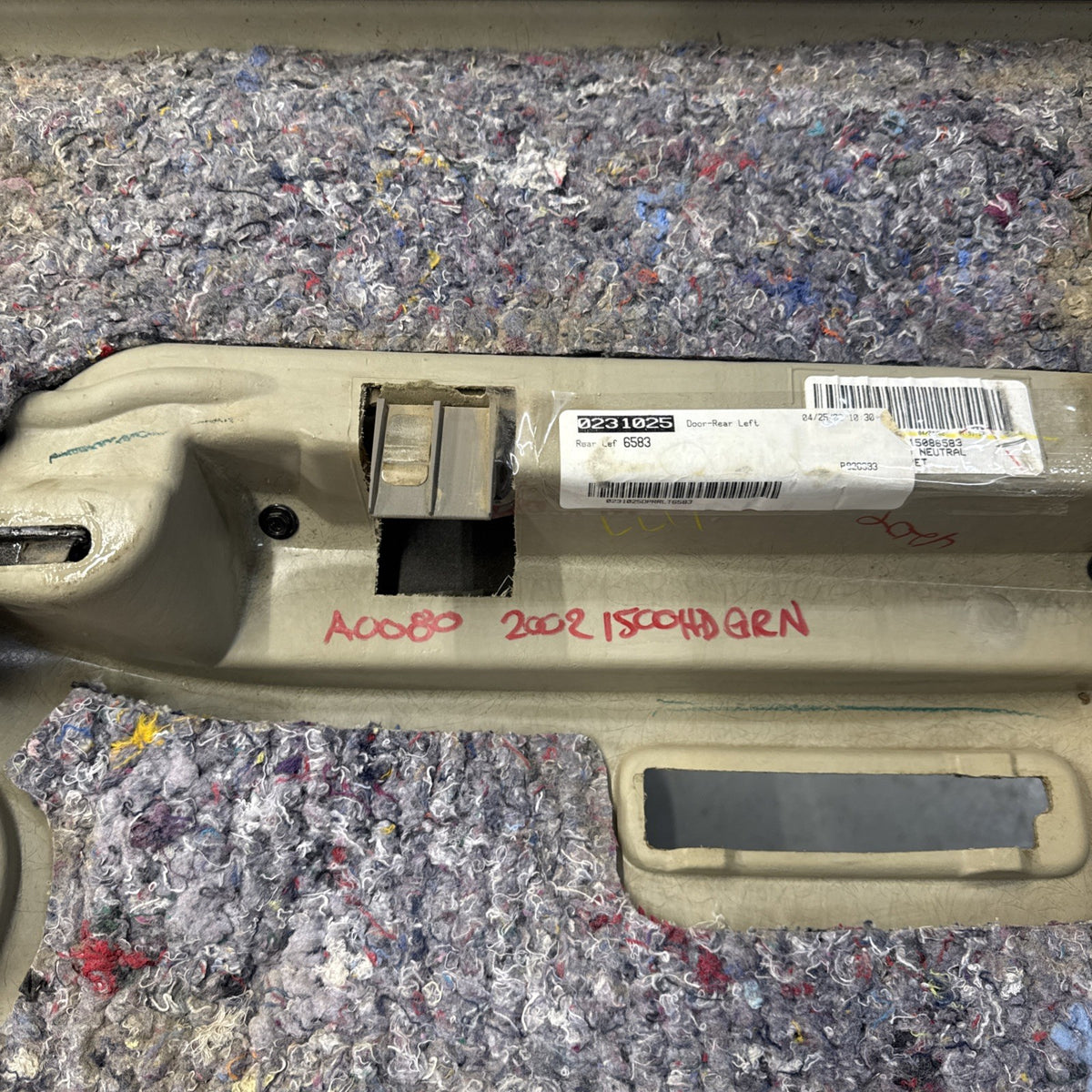2001-2002 Silverado Sierra Crew Cab LH Rear Door Panel 15086583 OEM