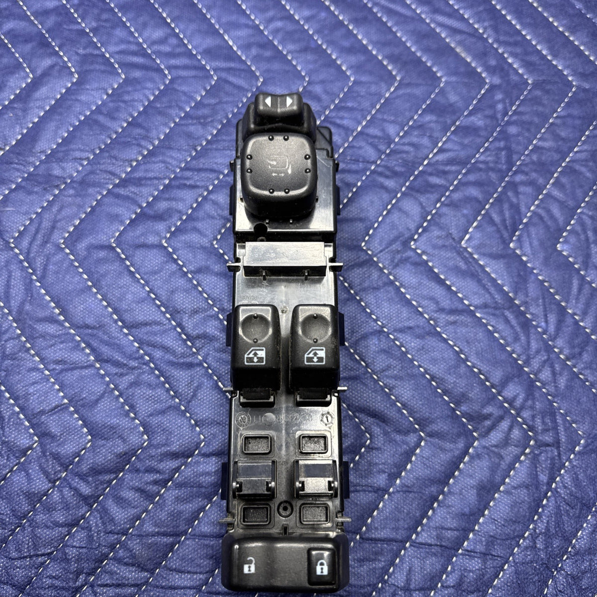 2003-2007 Silverado Sierra Master Window Switch Fold Mirror Ext Cab 15202848