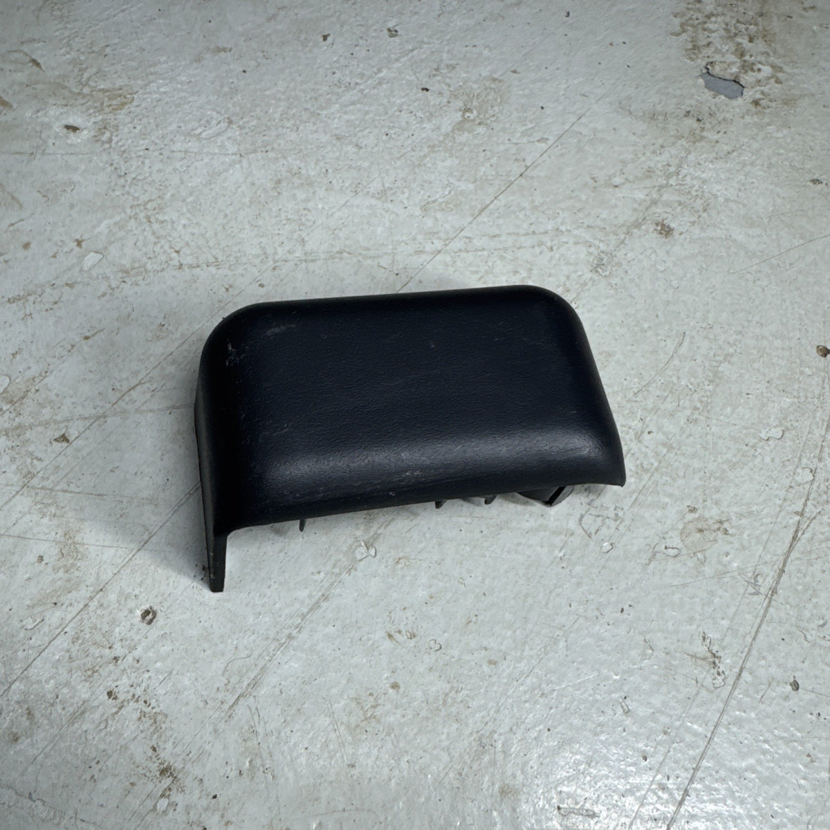 1999–2007 Silverado Sierra Driver Seat Track Cover Medium Gray 15041467