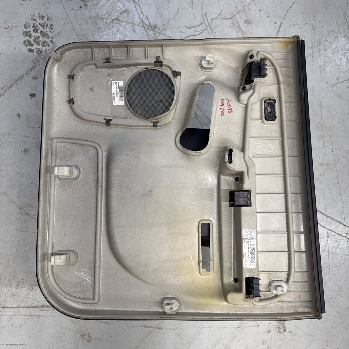 2003-2007 Silverado Sierra Crew Cab LH Rear Door Panel 15102796 OEM