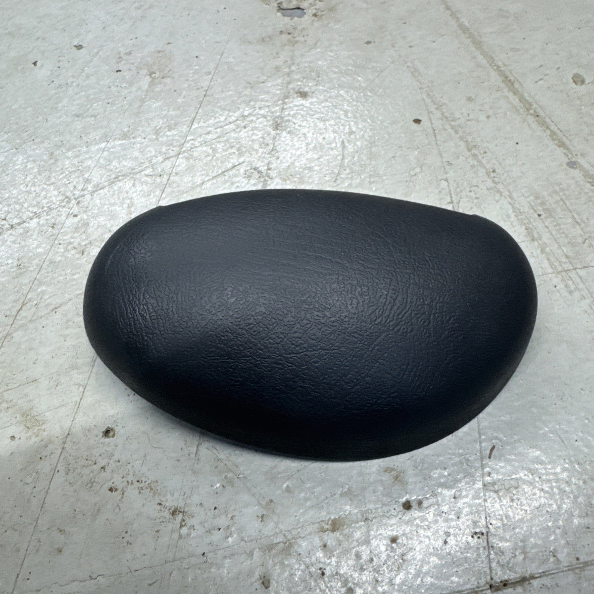 1999–2007 Silverado Sierra LH Rear Seat Belt Trim Cover Medium Gray 15034269