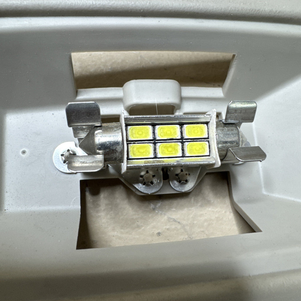 1999–2007 Silverado Sierra Overhead Dome Light Assembly 15771414 OEM