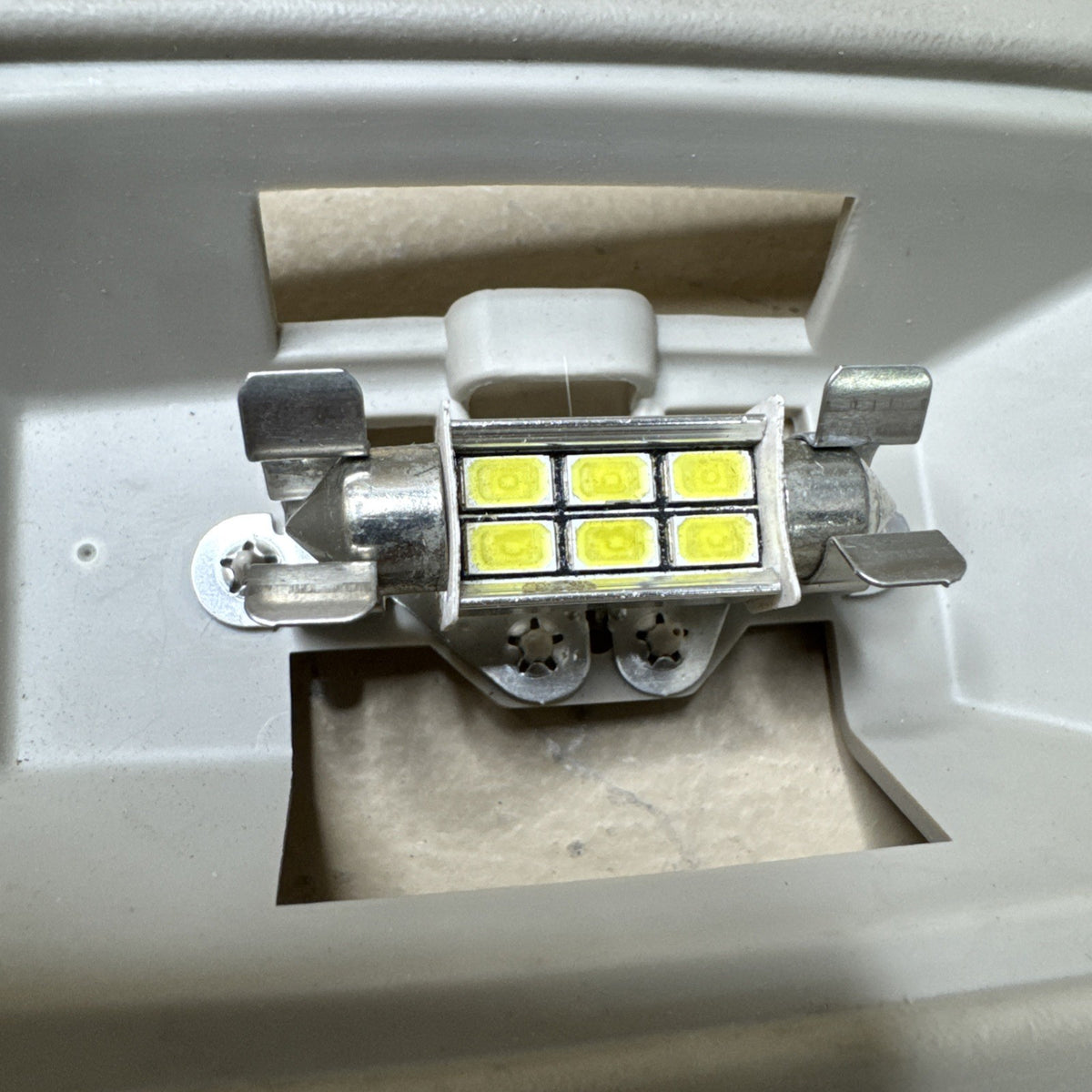 1999–2007 Silverado Sierra Overhead Dome Light Assembly 15771414 OEM