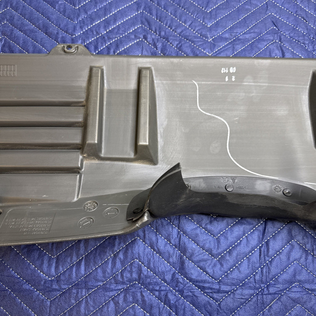 1999-2006 Chevrolet Silverado GMC Sierra LH Knee Bolster Panel 15187084 OEM