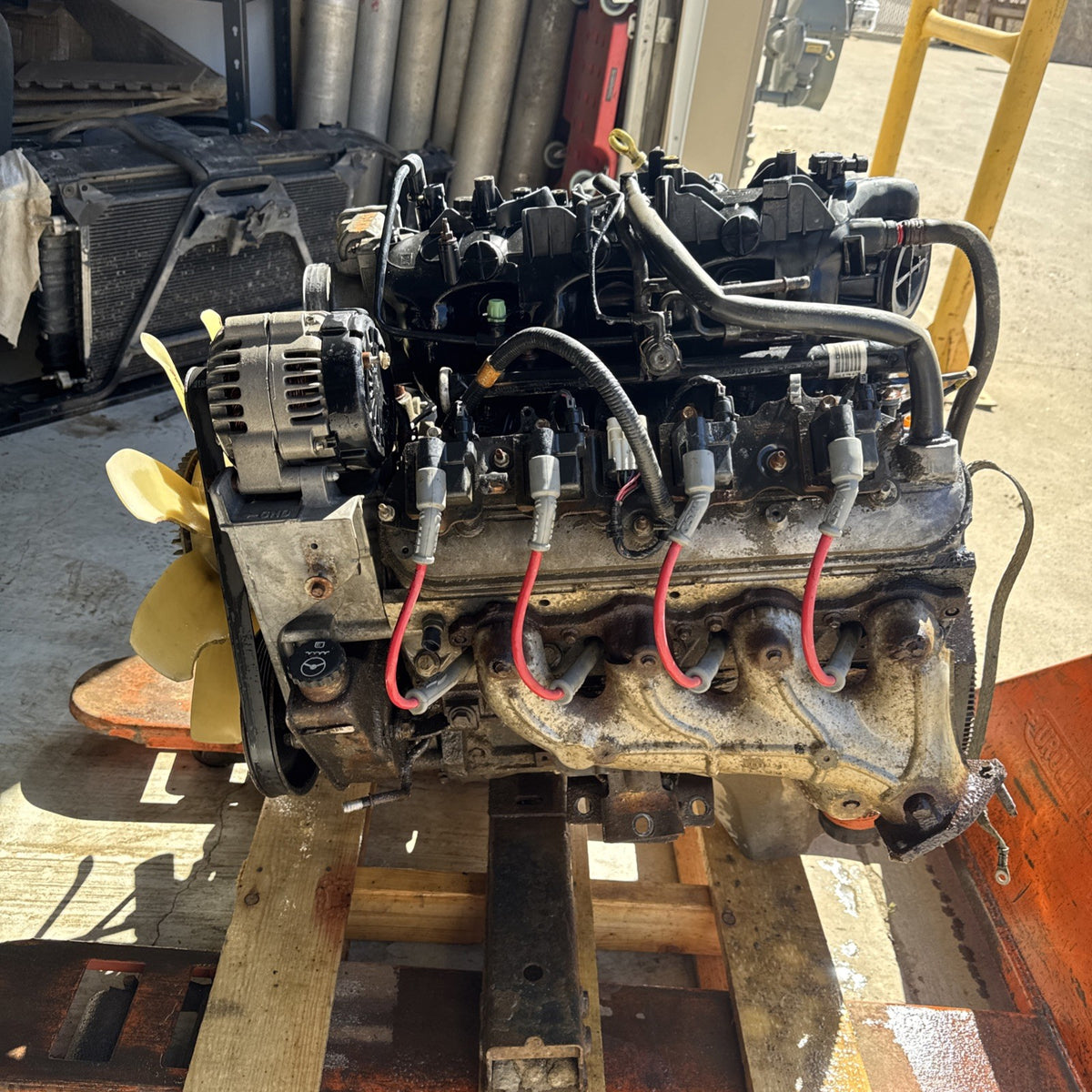 1999–2006 Silverado Sierra 5.3L Vortec V8 Engine LM7 706 Heads OEM
