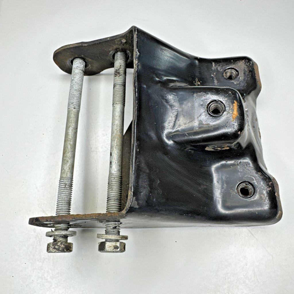 01-06 Silverado Sierra 1500 HD 6.0L Engine Mount Bracket Pair Left Right OEM