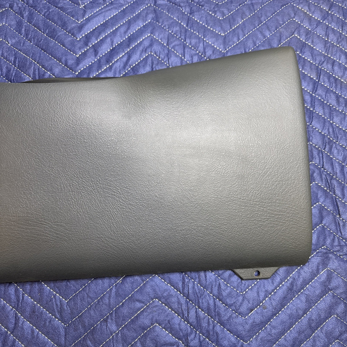 1999-2006 Chevrolet Silverado GMC Sierra LH Knee Bolster Panel 15999585 OEM