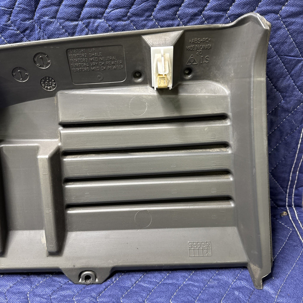 03-07 Silverado Sierra Tahoe Yukon Lower Dash Knee Bolster 15187082 OEM SHALE