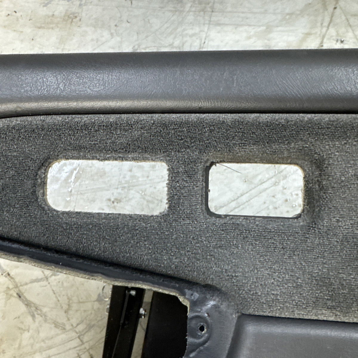 1999-2007 Silverado Sierra Tahoe Suburban Yukon RH Front Door Panel 15199354 OEM