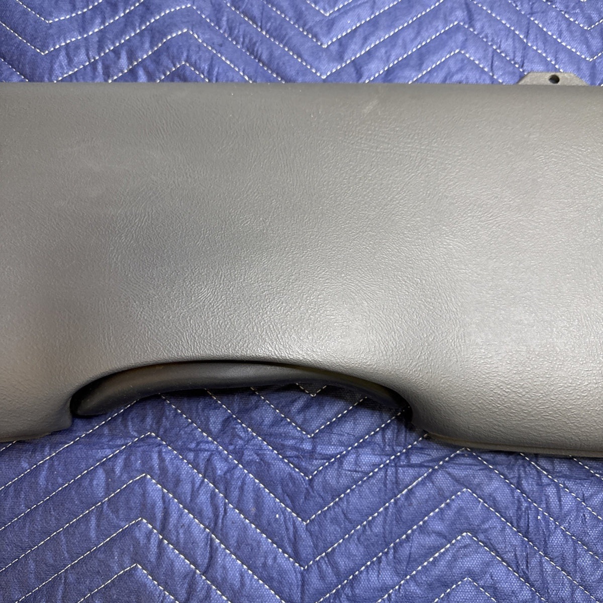 1999-2006 Chevrolet Silverado GMC Sierra LH Knee Bolster Panel 15187084 OEM