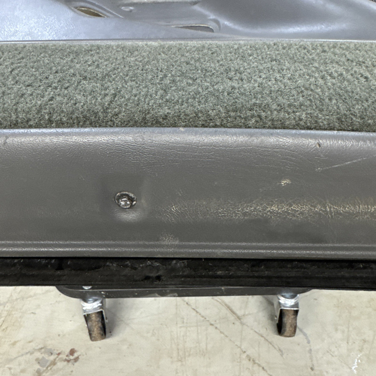 1999-2007 Silverado Sierra Tahoe Suburban Yukon LH Front Door Panel 15199390 OEM