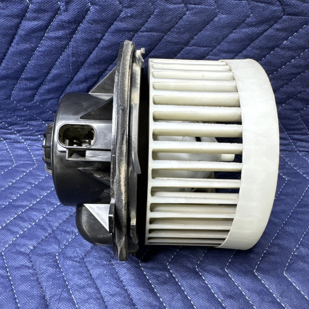 1999-2002 Silverado Sierra Tahoe Yukon HVAC Blower Motor 52494617 Valeo OEM