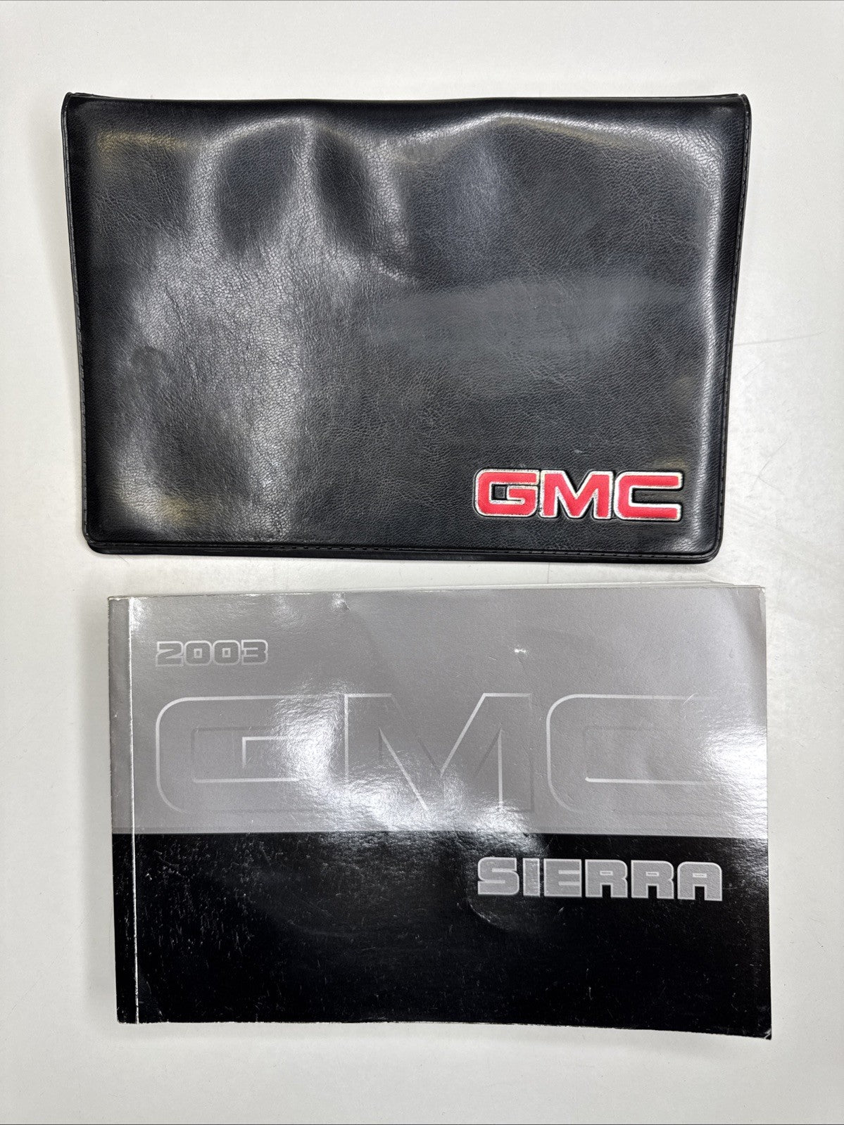 2003 GMC Sierra Owners Manual Portfolio Case Set X2315B OEM Canadian First Editi