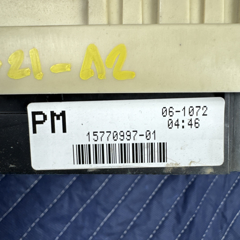 1999-2002 Chevrolet Silverado GMC Sierra Interior Fuse Box 15770997 OEM