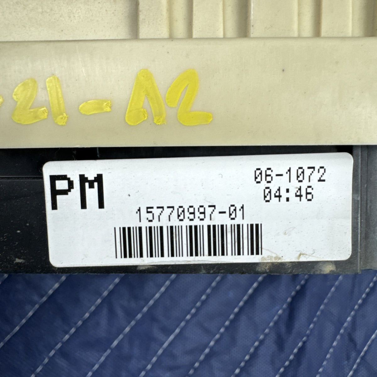 1999-2002 Chevrolet Silverado GMC Sierra Interior Fuse Box 15770997 OEM